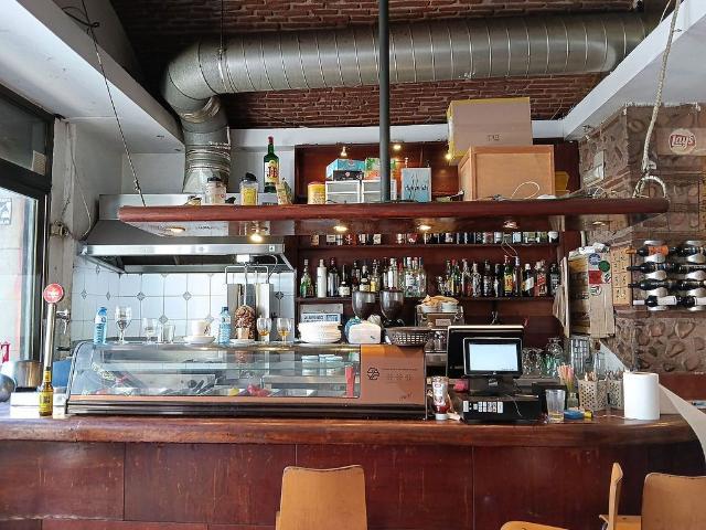 Bar en alquiler en Barcelona, de 140 m² 2 habitaciones por 2.300