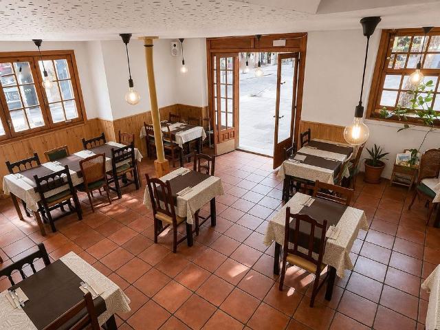 Bar en alquiler en Barcelona, de 102 m² 3 habitaciones por 2.273