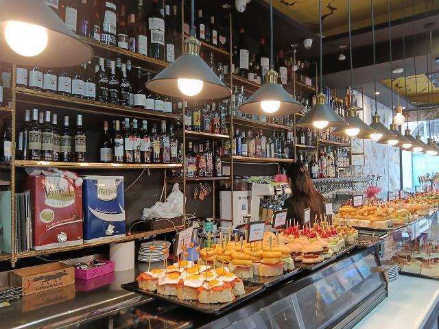 Bar en alquiler en Barcelona, de 240 m² 4 habitaciones por 6.000