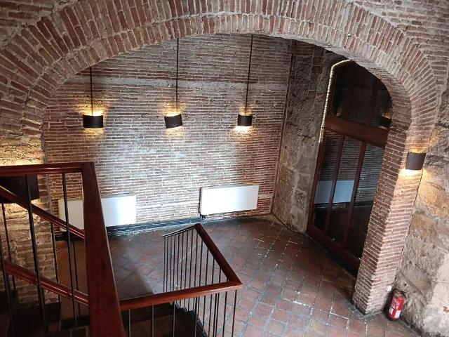 Bar en alquiler en Barcelona, de 220 m² 2 habitaciones por 3.900