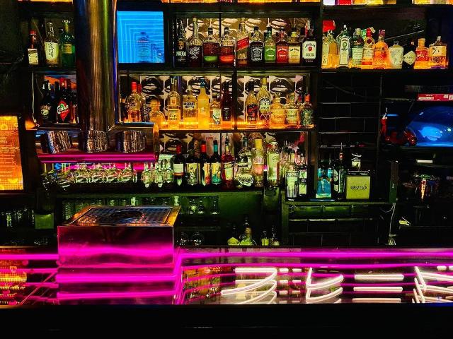 Bar en alquiler en Barcelona, de 80 m² 2 habitaciones por 2.000