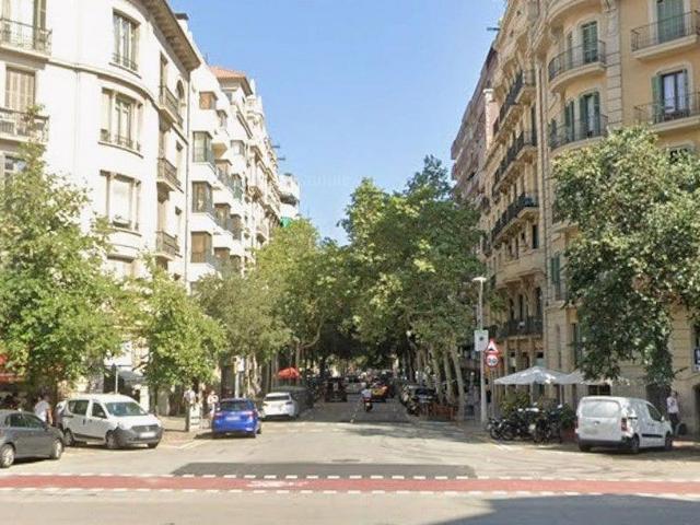 Bar en alquiler en Barcelona, de 98 m² 1 habitación por 2.400