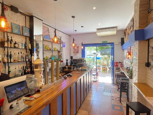 Bar en alquiler en Barcelona, de 90 m² 2 habitaciones por 1.803