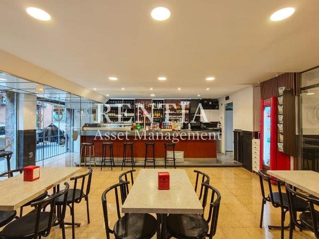 Bar en alquiler en Hospitalet de Llobregat, L´, de 100 m² 2 habitaciones por 1.000