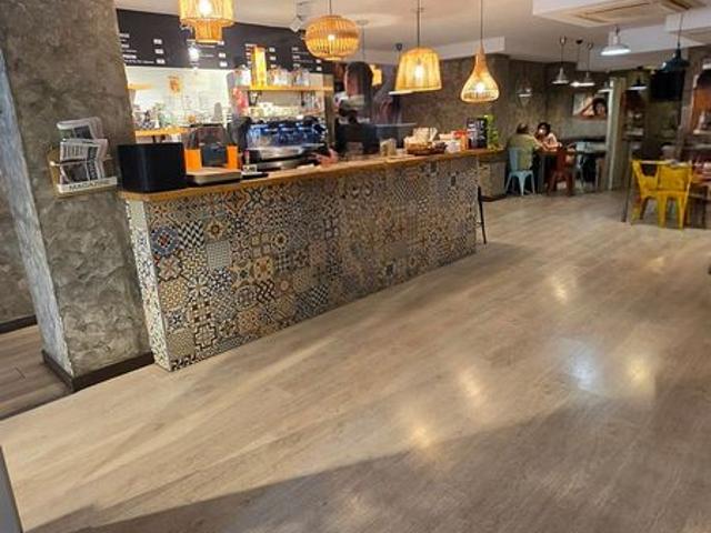 Bar en alquiler en travesía De Les Corts, Barcelona, de 224 m² 3 habitaciones por 2.825