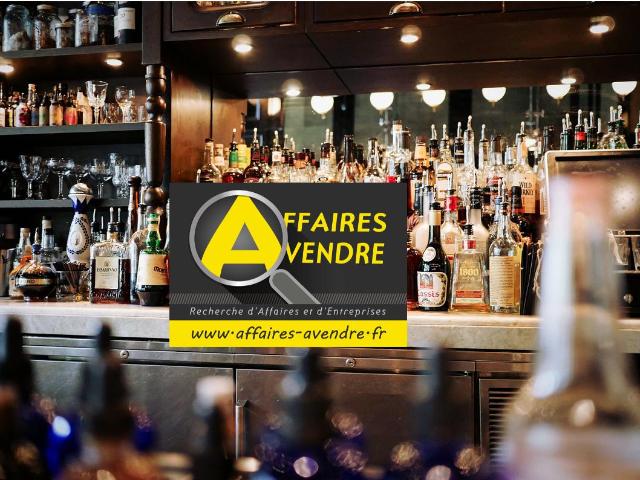 Bar en plein Centre Ville d'une Ville Côtière