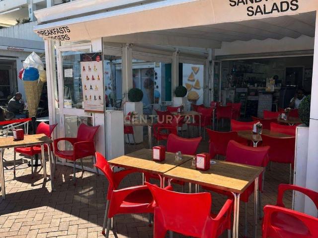 Bar en primera línea de playa en Fuengirola, Málaga