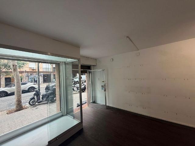 Bar en venta en calle De Las Navas de Tolosa, Barcelona, de 60 m² 1 habitación por 130.000