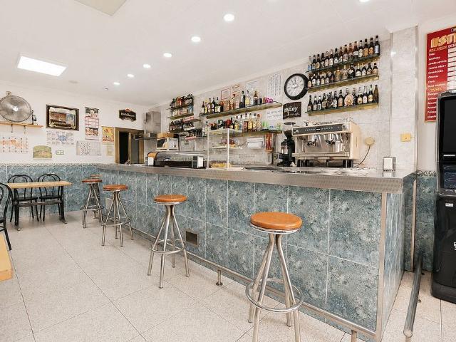 Bar en venta en calle De Sant Joaquim, Santa Coloma de Gramanet, de 41 m² 2 habitaciones por 99.000