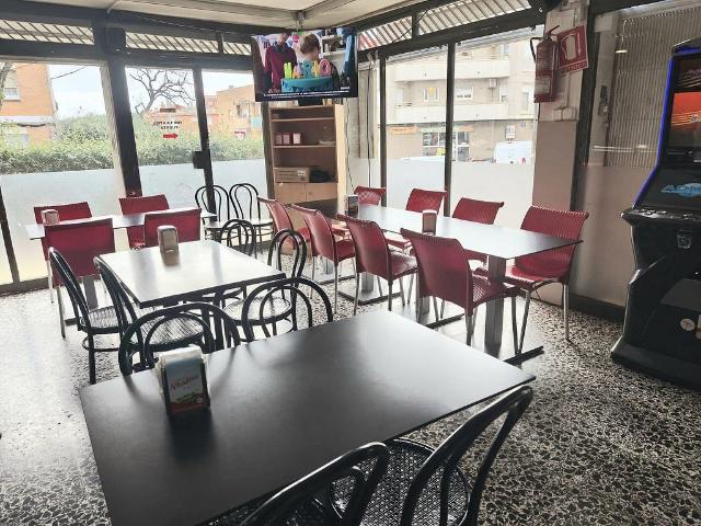 Bar en venta en calle De Tortosa, Terrassa, de 76 m² 1 habitación por 145.000