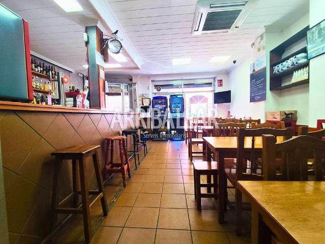 Bar en venta en calle De Viriat, Castelldefels, de 51 m² 2 habitaciones por 109.900