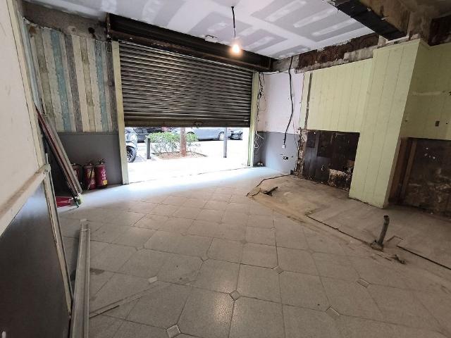 Bar en venta en Sant Joan Despí, de 140 m² 3 habitaciones por 135.000