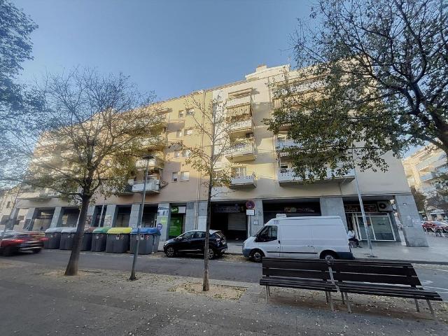 Bar en venta en rambla De Francesc Macià, Terrassa, de 114 m² 3 habitaciones por 45.000