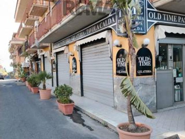 Bar in vendita a Motta Sant'Anastasia