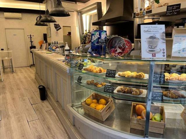 Bar in vendita a Legnano