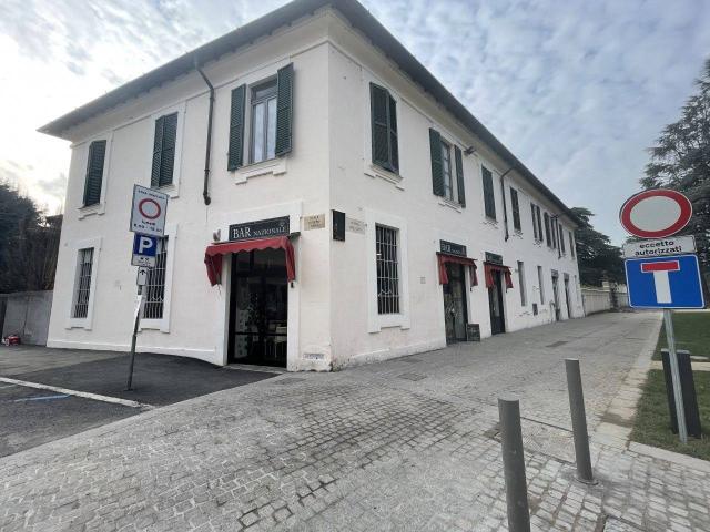 Bar in vendita a Rho