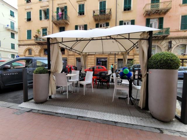 Bar in vendita a Savona
