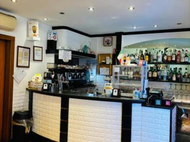 Bar in vendita a Tavazzano con Villavesco