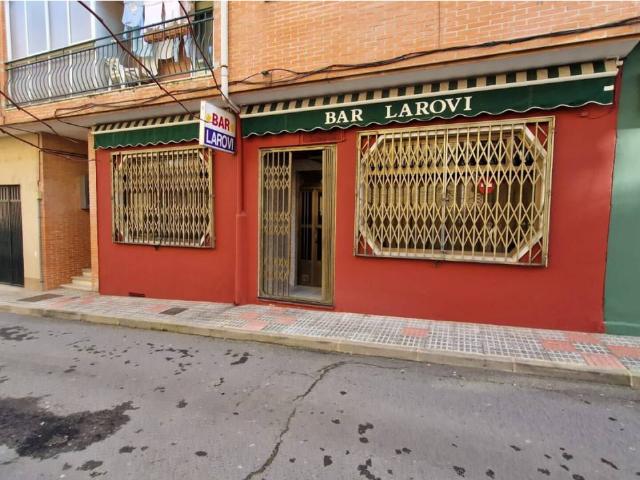 BAR MONTADO COMPLETAMENTE