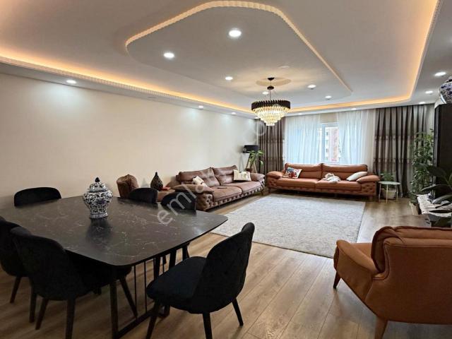 Barış Mahaallesi Kat Mülkiyetli Site İçi Dekorlu Satılık Daire