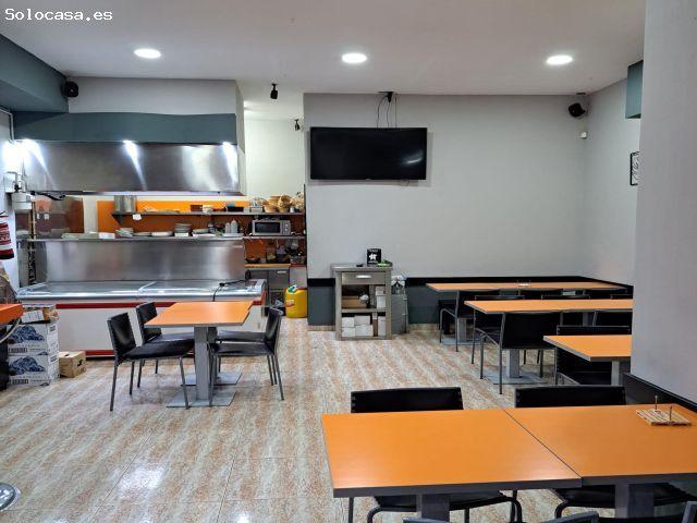 Bar muy bien situado todo montado con terraza