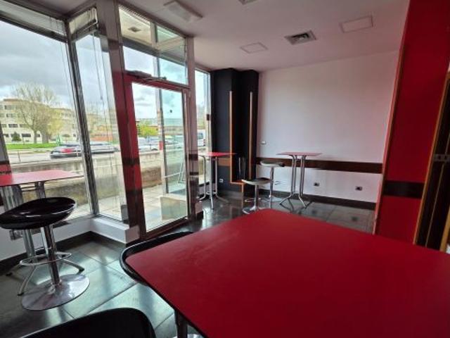 BAR NUEVO EN PERFECTO ESTADO