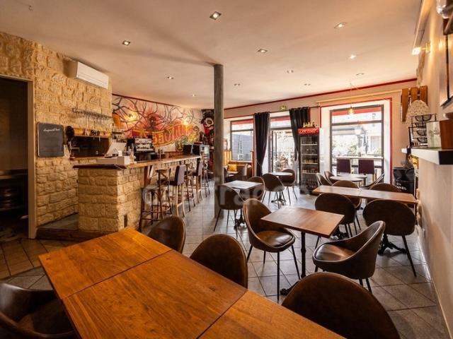 Bar restaurant à vendre Licence IV avec logement et terrasse – Lalevade d’Ardèche