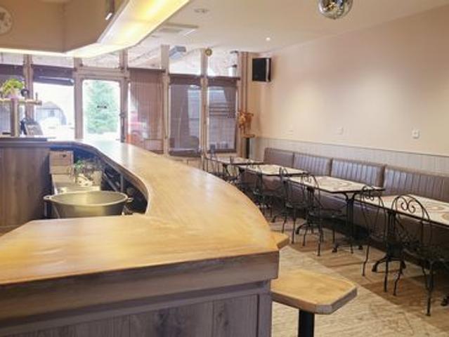 Bar Restaurant avec logements  Emplacement central  Castelsagrat 82
