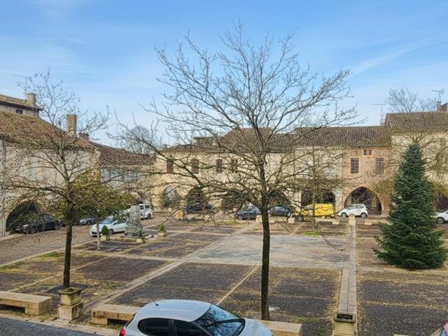 Bar Restaurant avec logements Emplacement central Castelsagrat 82