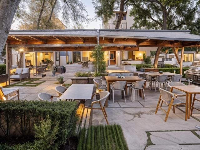 BAR RESTAURANTE CON GRAN TERRAZA EN TRASPASO EN ZONA ZAIDIA, VALENCIA