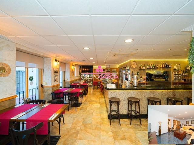 Bar Restaurante con vivienda a la venta en el centro Alcalali. Valle de Jalón