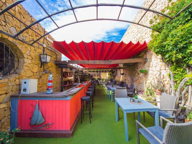 Bar Restaurante emblemático en alquiler en La Manzanera Calpe – Ubicación única de Ricardo Bofill
