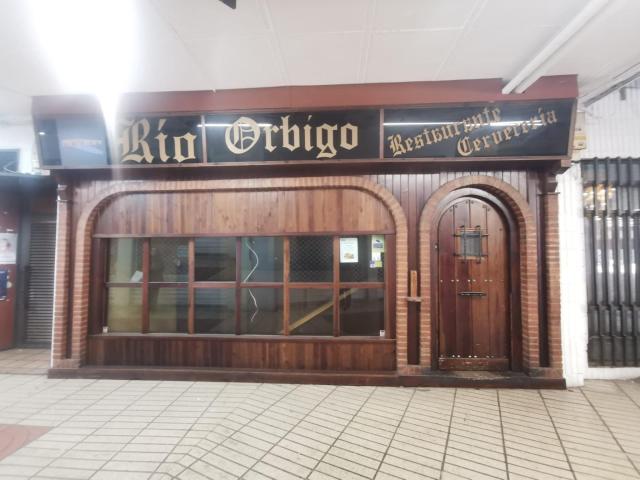 BAR RESTAURANTE EN CENTRO DE LEON