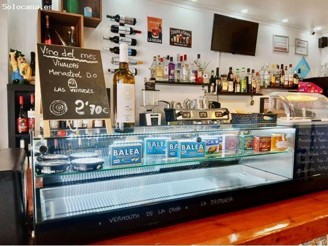BAR RESTAURANTE REFORMADO CON LICENCIA EN VIGOR Y TRASTERO, EN LEVANTE