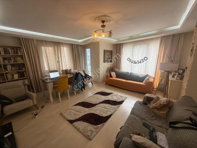 Barış'tan Tepeüstü Çiğdem Sokakta Satılık Ara Kat 3+1 Daire