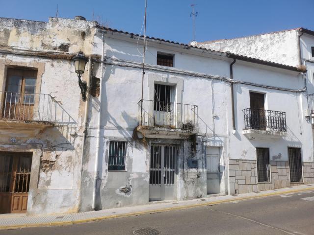 BAR y LOCAL EN BRUTO en c/Cantos Molina 32 de S. Vicente de Alcantara_Badajoz