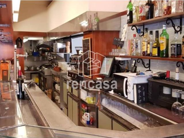 Bar zona prat de la riba