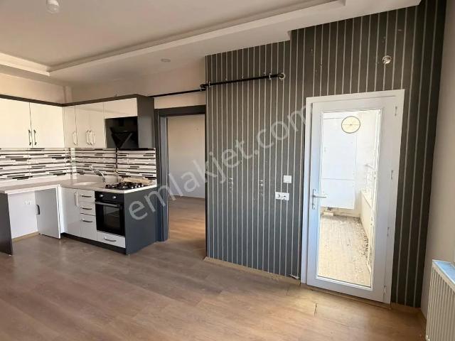 Barak Emlak'tan Merkezi Konumda Kiralık Lüks 1+1 Daire