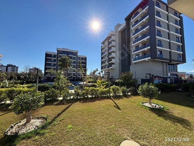 BARAJ MAHALLESİ'NDE HAVUZLU SİTE İÇERİSİNDE SATILIK 2+1 LÜKS DAİRE!