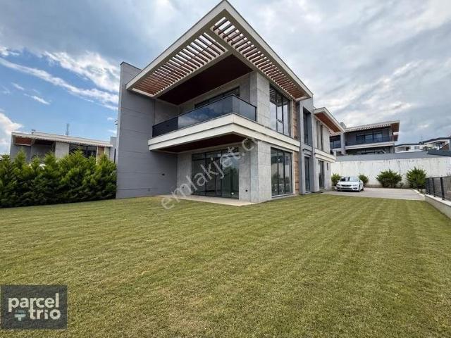 Baran Ormantepe Villaları Deniz Manzaralı 6+2 Lüks Villa