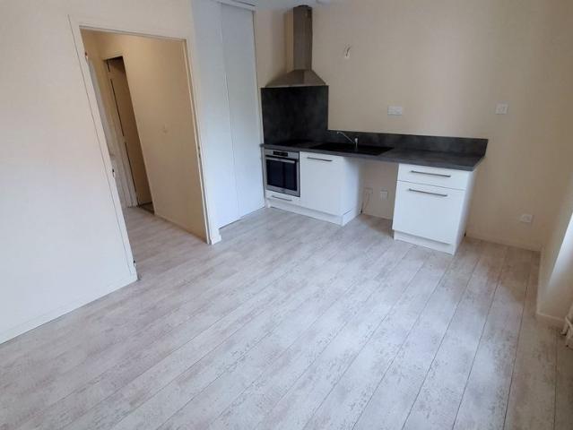 BARAQUEVILLE T2 Duplex + PK+ Terrasse