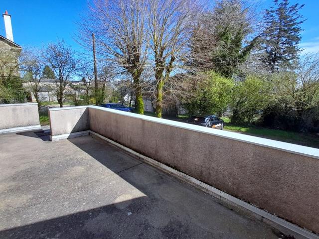 BARAQUEVILLE T2 Duplex + PK+ Terrasse