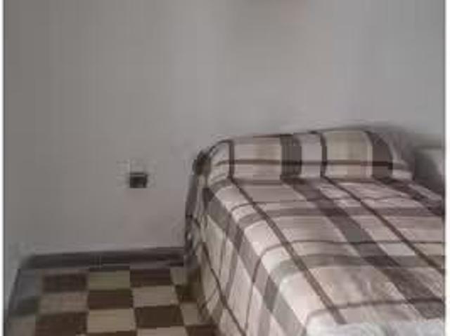 ¡Recién llegado! Alquiler de habitaciones en casa de 6 dormito.