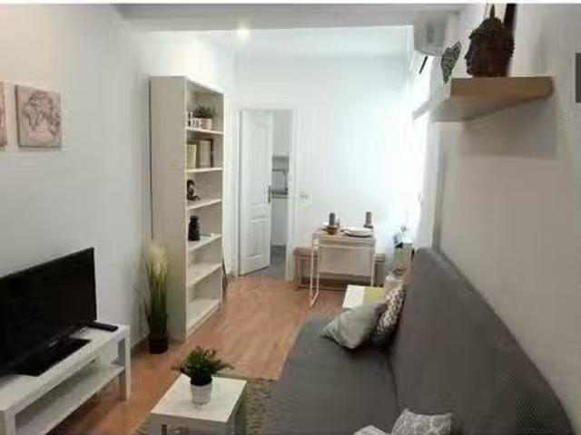 Único Apartamento de 1 dormitorio en alquiler en Rios Rosas, M.