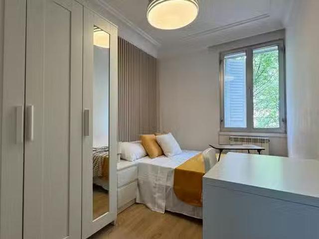 Único Habitación en Avenida de Moratalaz, Moratalaz