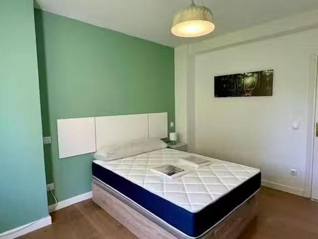 Barato Habitación en Avenida de Baviera, Guindalera