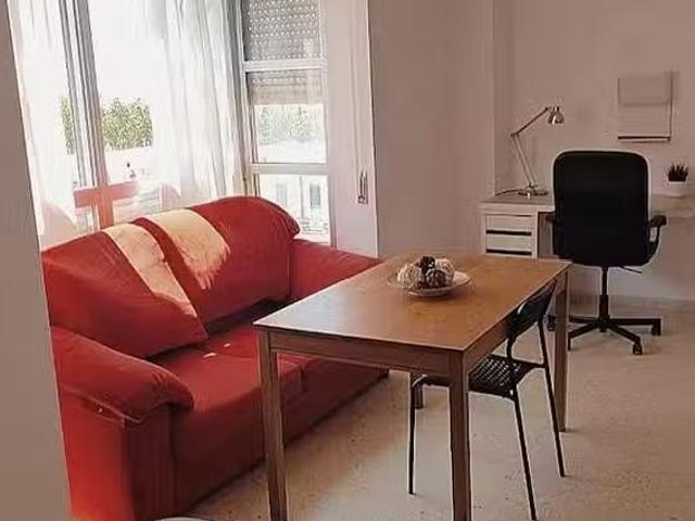 Acogedor Habitación en Avenida de las Palomeras, Palomeras Bajas