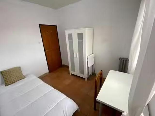 Único Habitación en Avenida del Manzanares, San Isidro