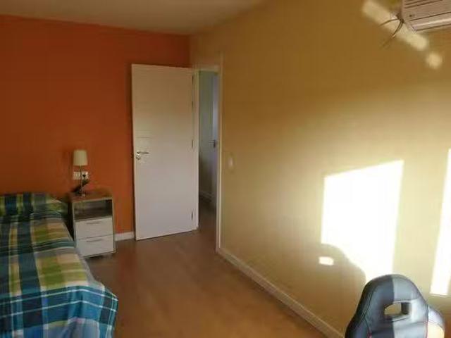Encantador Habitación en Avenida Santa Cecilia, Barrio León
