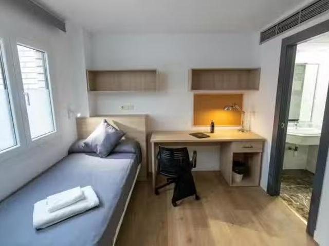 Único Habitación en Avenida Universidad